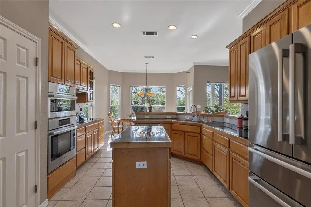 280 Hannah Drive Dripping Springs TX 78620