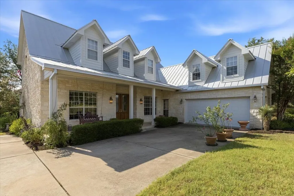 280 Hannah Drive Dripping Springs TX 78620