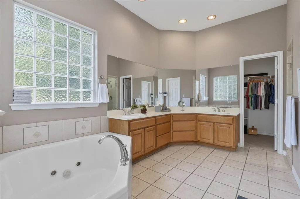 280 Hannah Drive Dripping Springs TX 78620