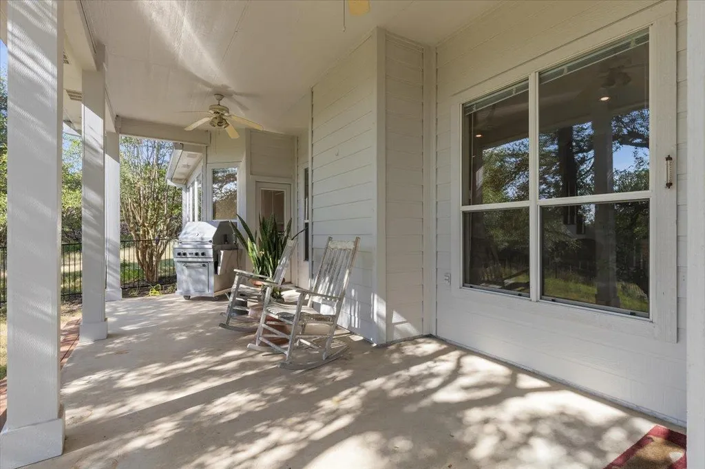 280 Hannah Drive Dripping Springs TX 78620