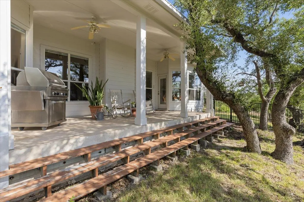 280 Hannah Drive Dripping Springs TX 78620
