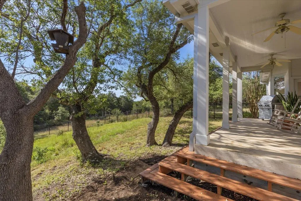 280 Hannah Drive Dripping Springs TX 78620