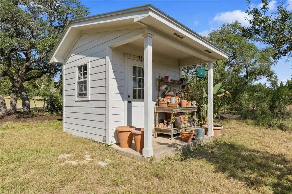 280 Hannah Drive Dripping Springs TX 78620
