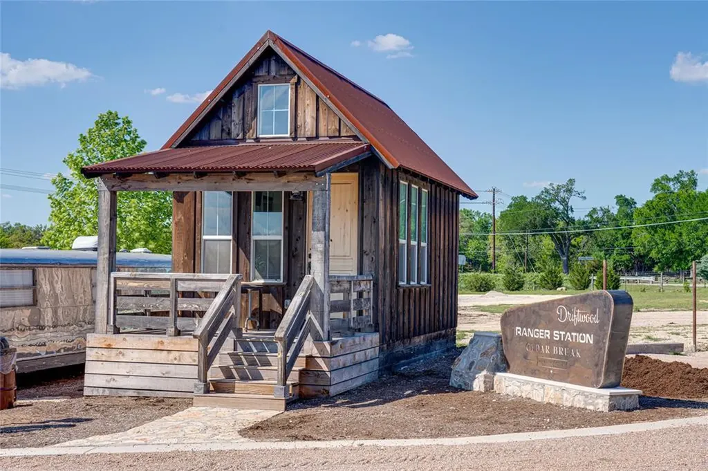 23461 Fm 150 Driftwood TX 78619