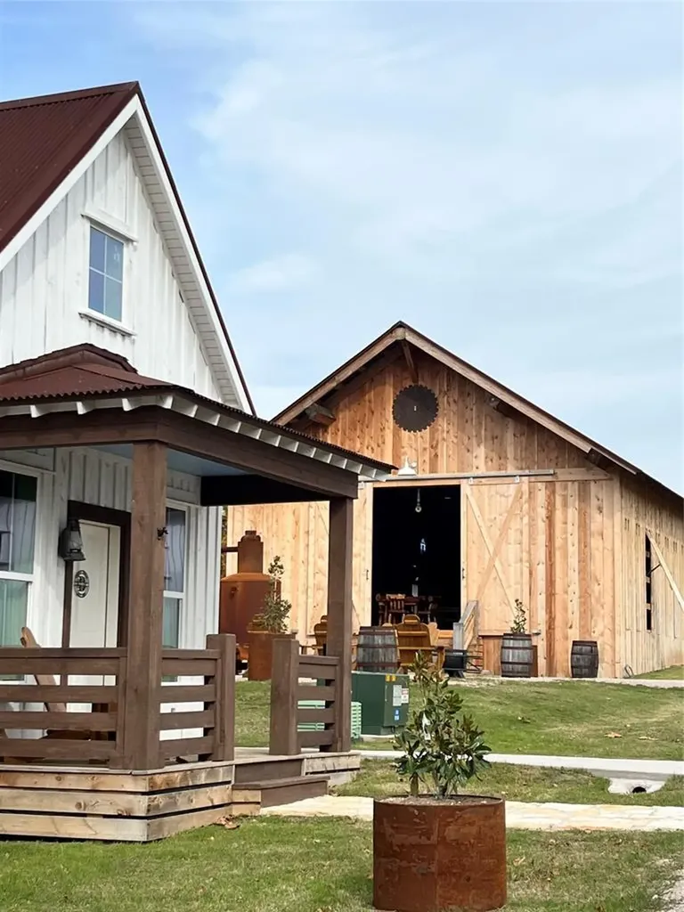 23461 Fm 150 Driftwood TX 78619