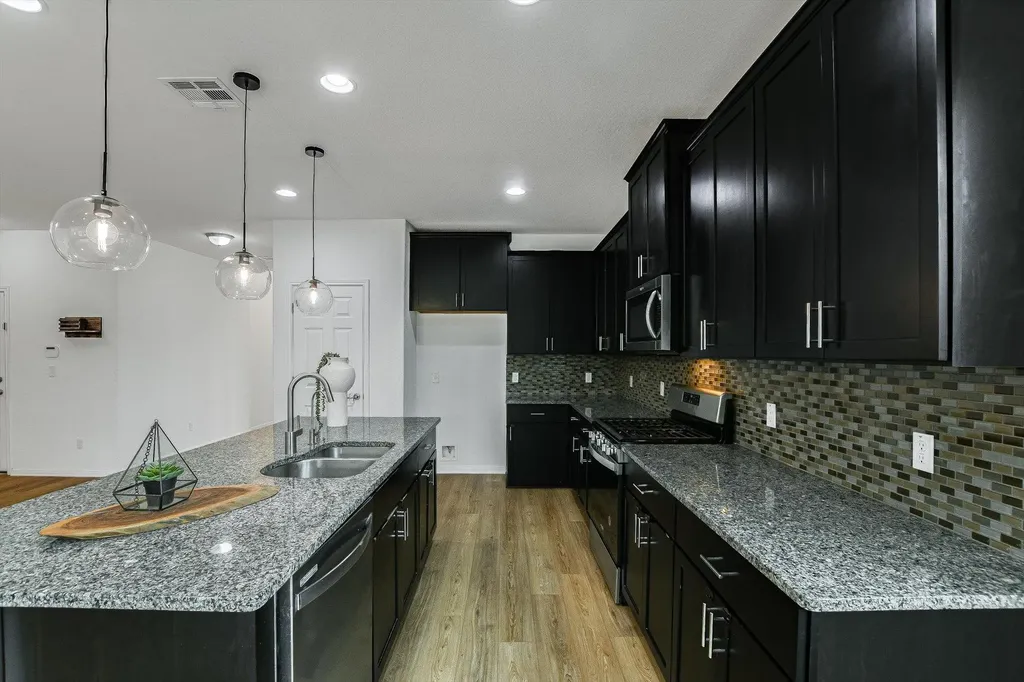 216 Manassas Drive Leander TX 78641