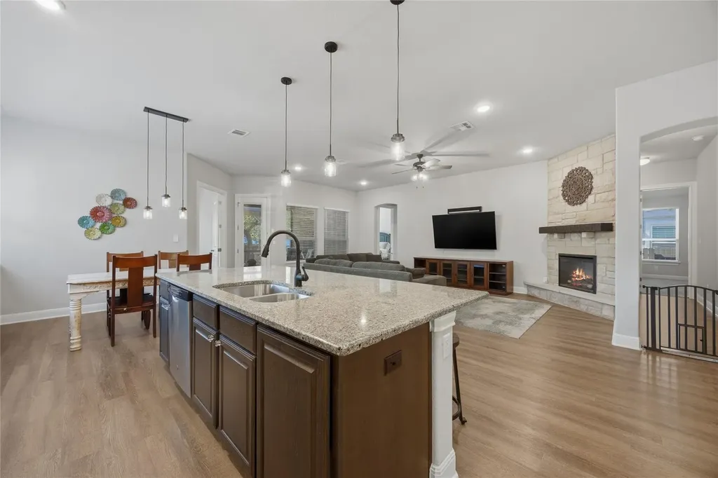 2905 Mossy Springs Drive Leander TX 78641