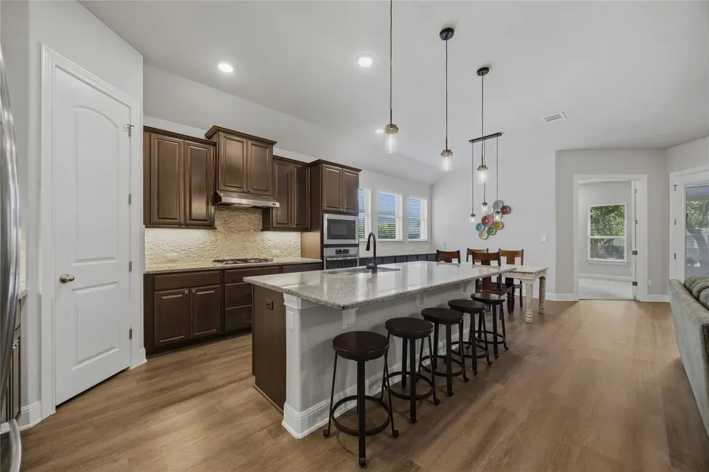 2905 Mossy Springs Drive Leander TX 78641