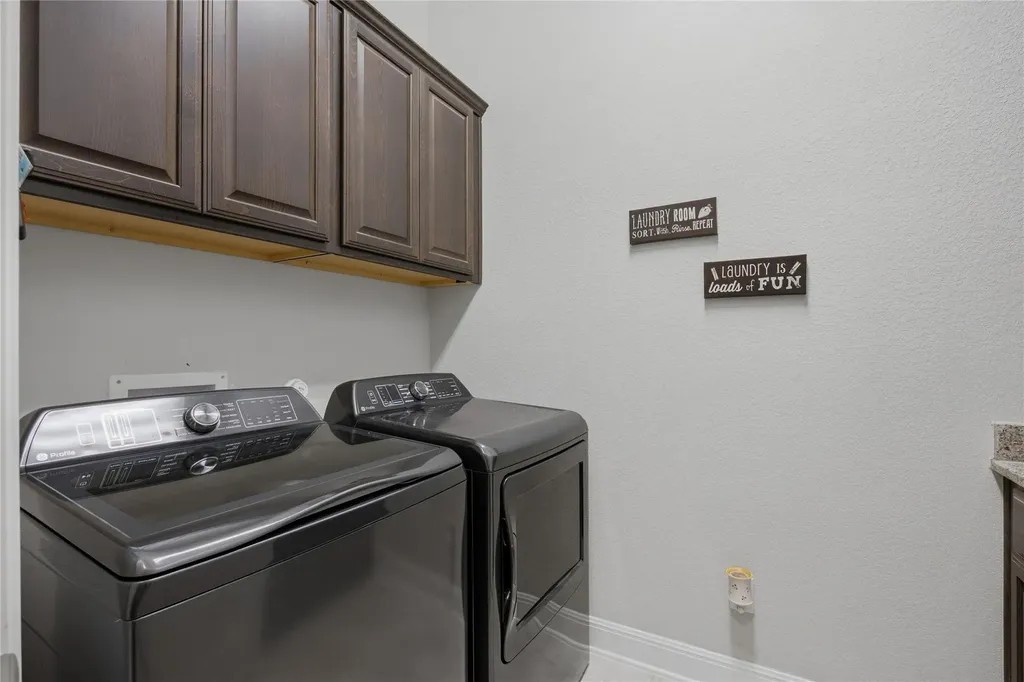 2905 Mossy Springs Drive Leander TX 78641