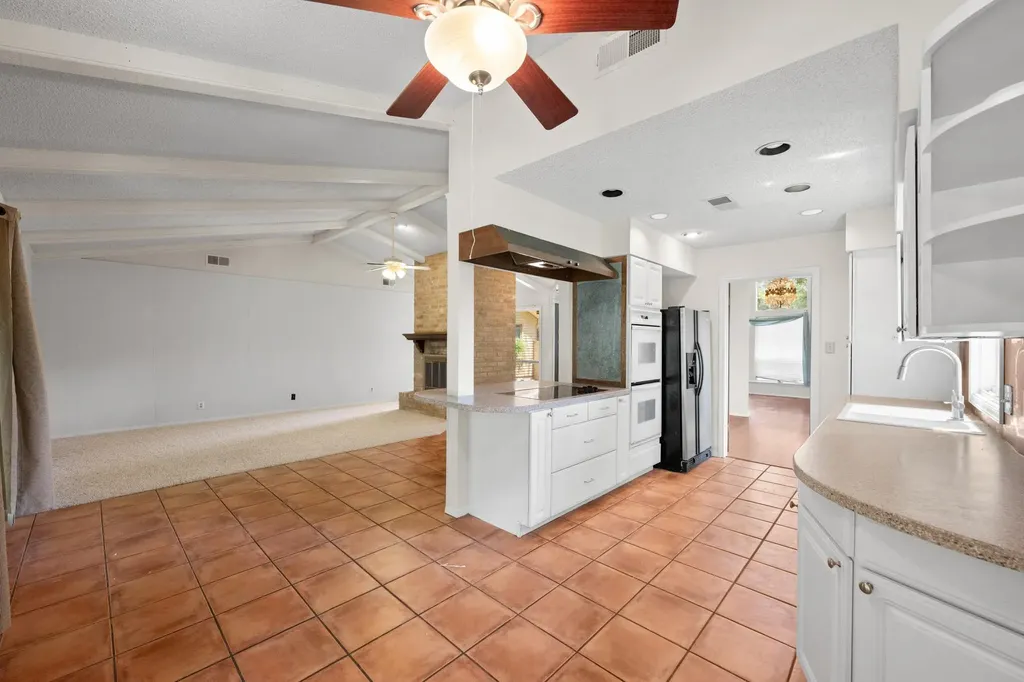 2507 Comburg Castle Way Austin TX 78748