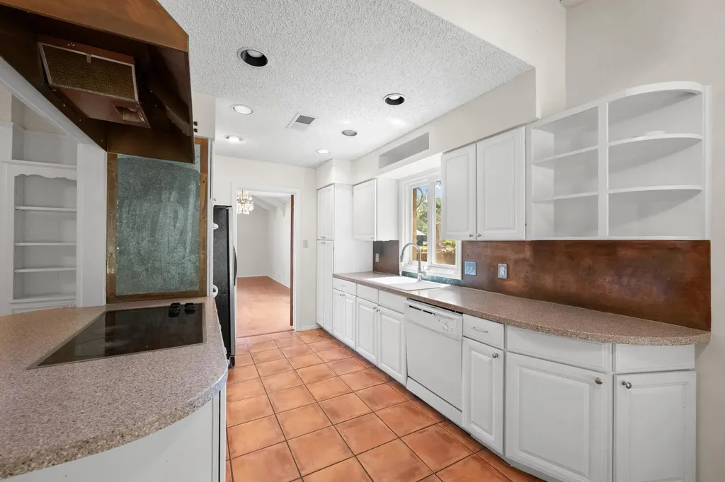 2507 Comburg Castle Way Austin TX 78748