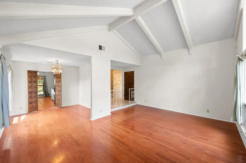 2507 Comburg Castle Way Austin TX 78748