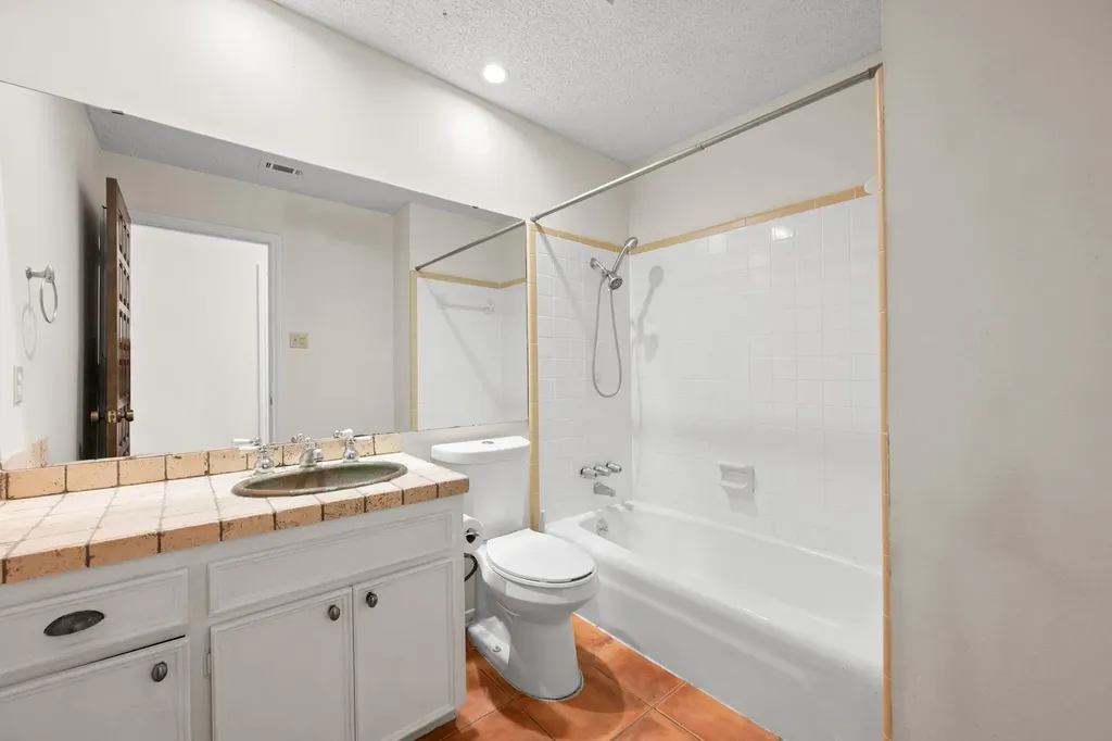 2507 Comburg Castle Way Austin TX 78748