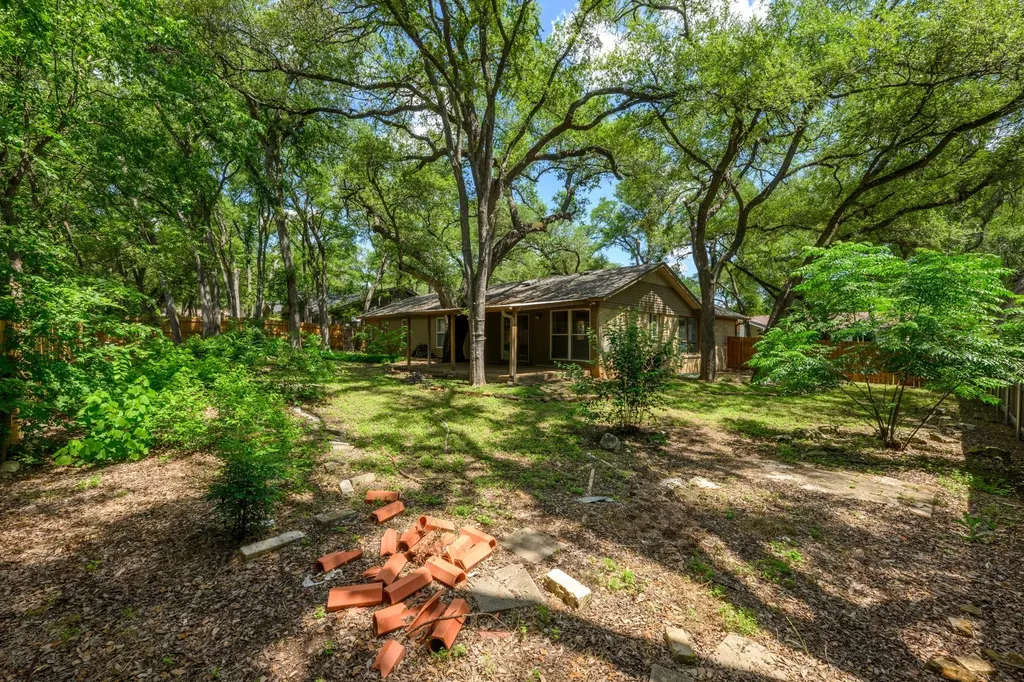 2507 Comburg Castle Way Austin TX 78748