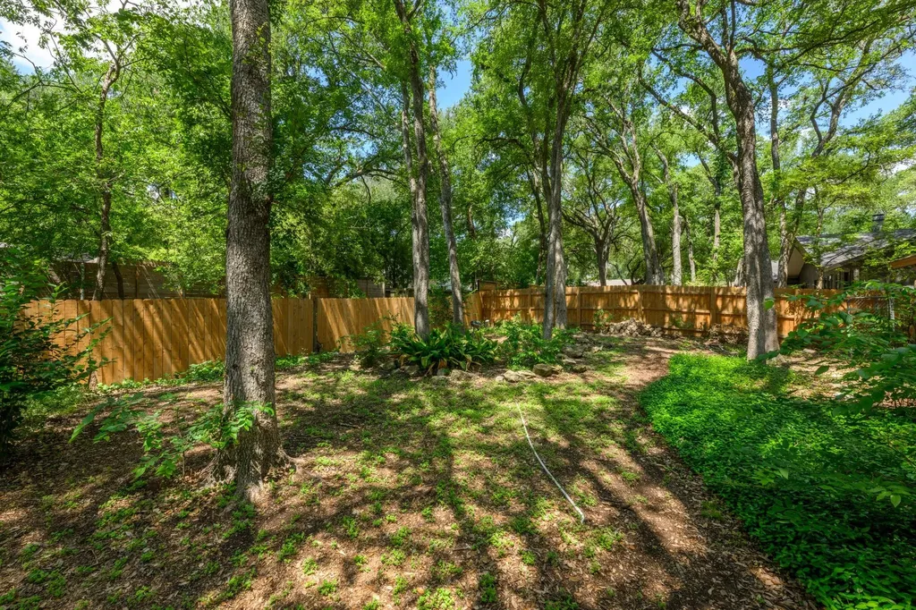 2507 Comburg Castle Way Austin TX 78748