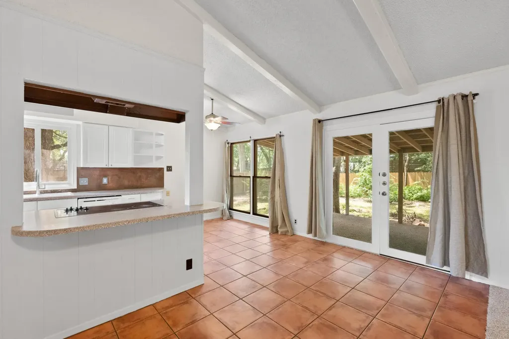 2507 Comburg Castle Way Austin TX 78748