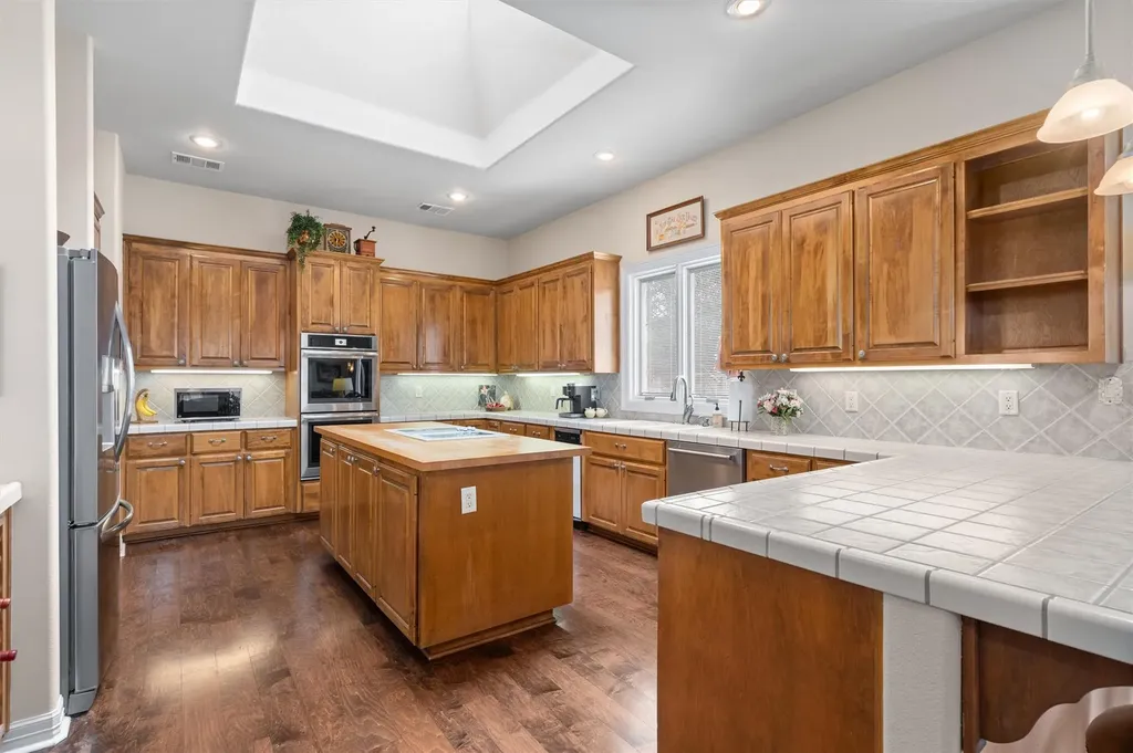 2 Jasperwood Court Austin TX 78738
