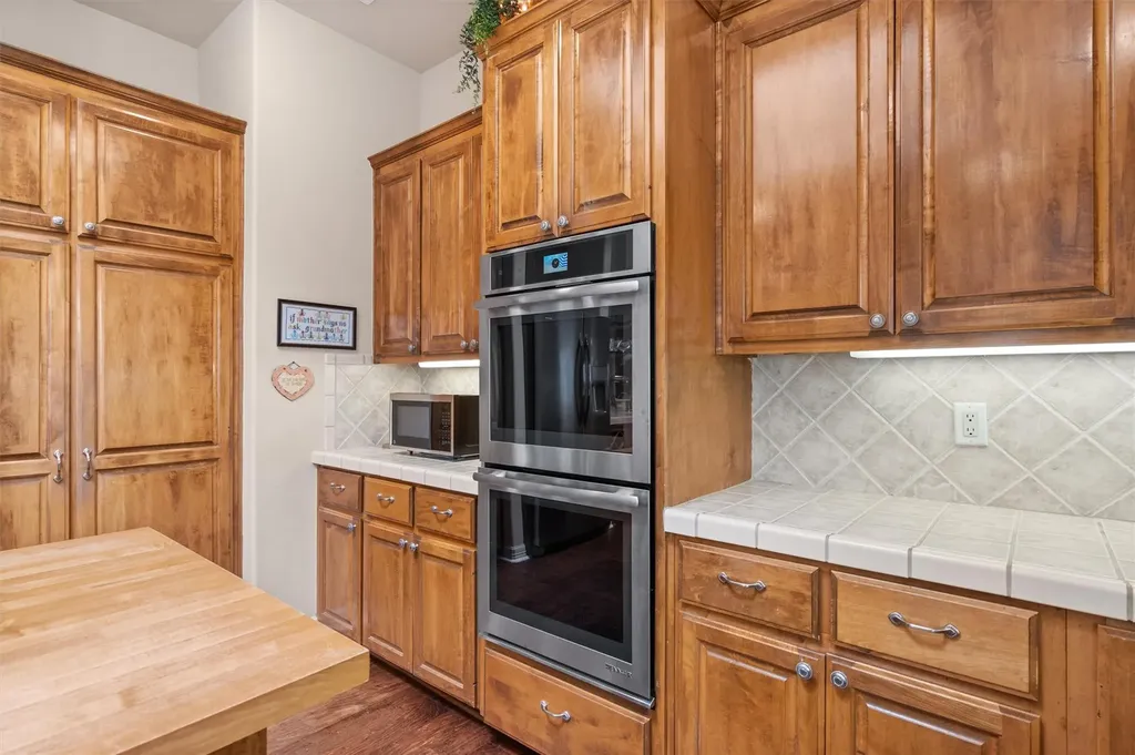2 Jasperwood Court Austin TX 78738