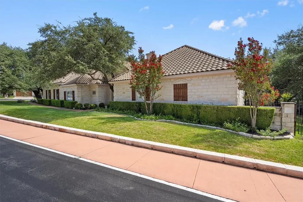 2 Jasperwood Court Austin TX 78738