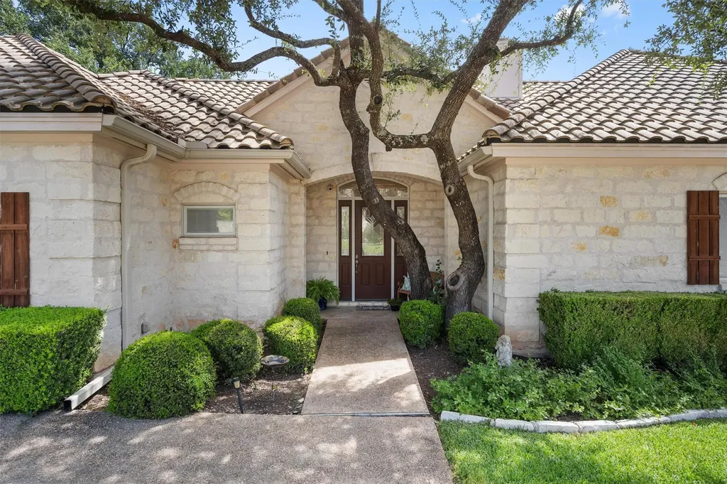 2 Jasperwood Court Austin TX 78738
