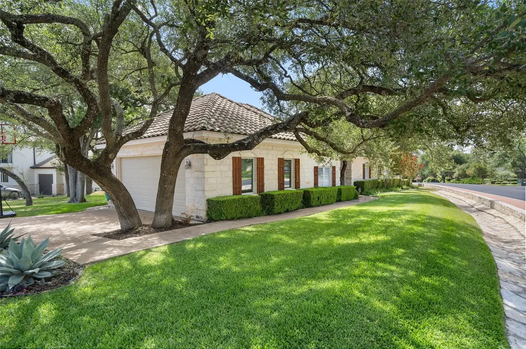 2 Jasperwood Court Austin TX 78738