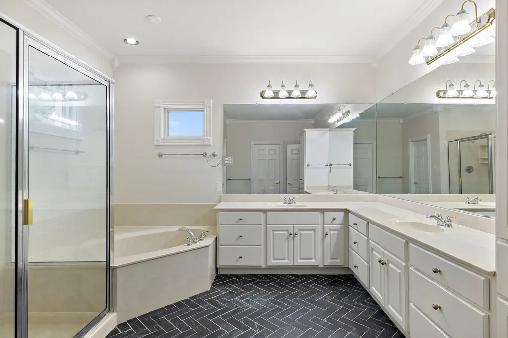4915 Canyon Ranch Trail Spicewood TX 78669