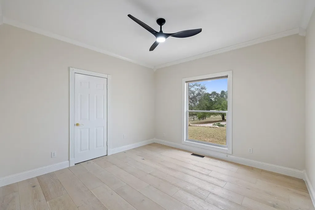 4915 Canyon Ranch Trail Spicewood TX 78669