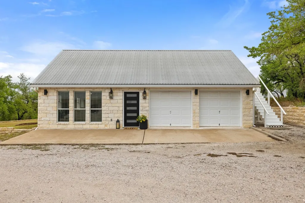 4915 Canyon Ranch Trail Spicewood TX 78669