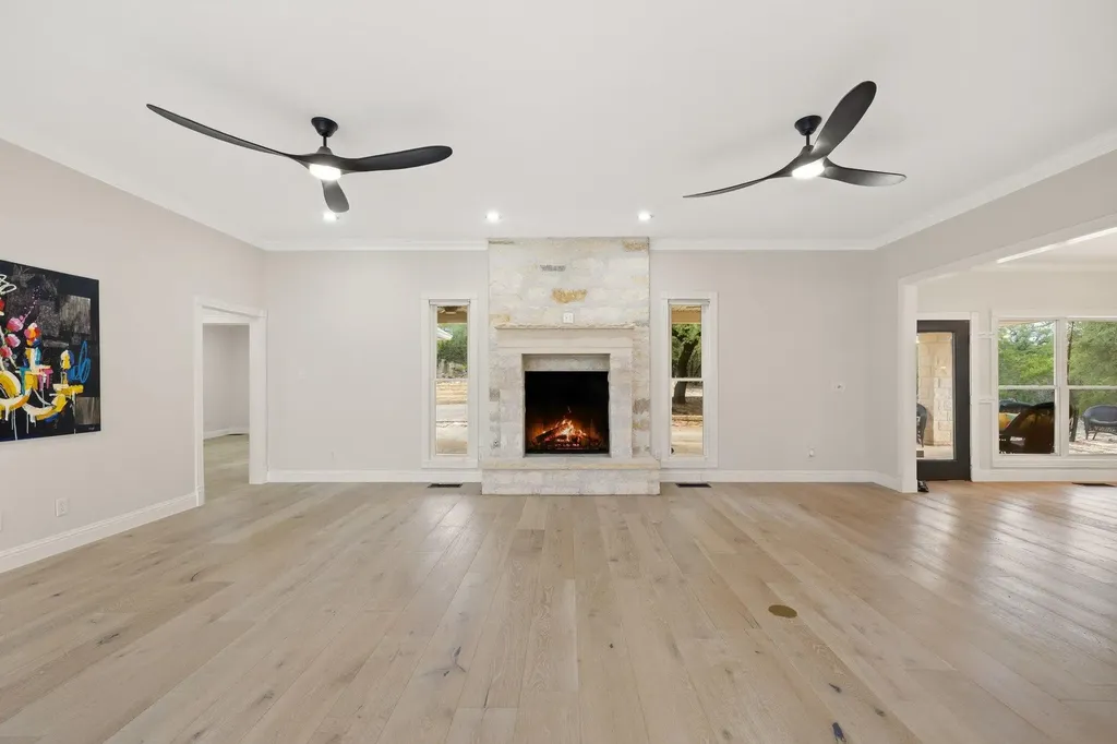 4915 Canyon Ranch Trail Spicewood TX 78669