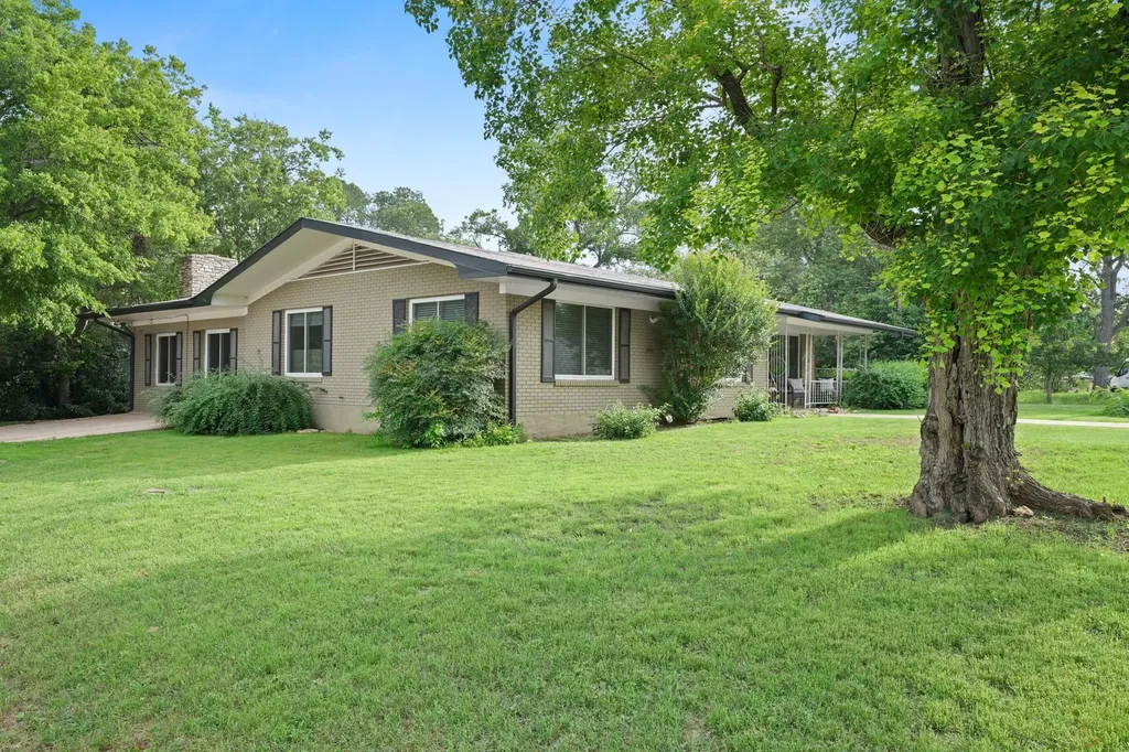 4702 Lasso Path Austin TX 78745