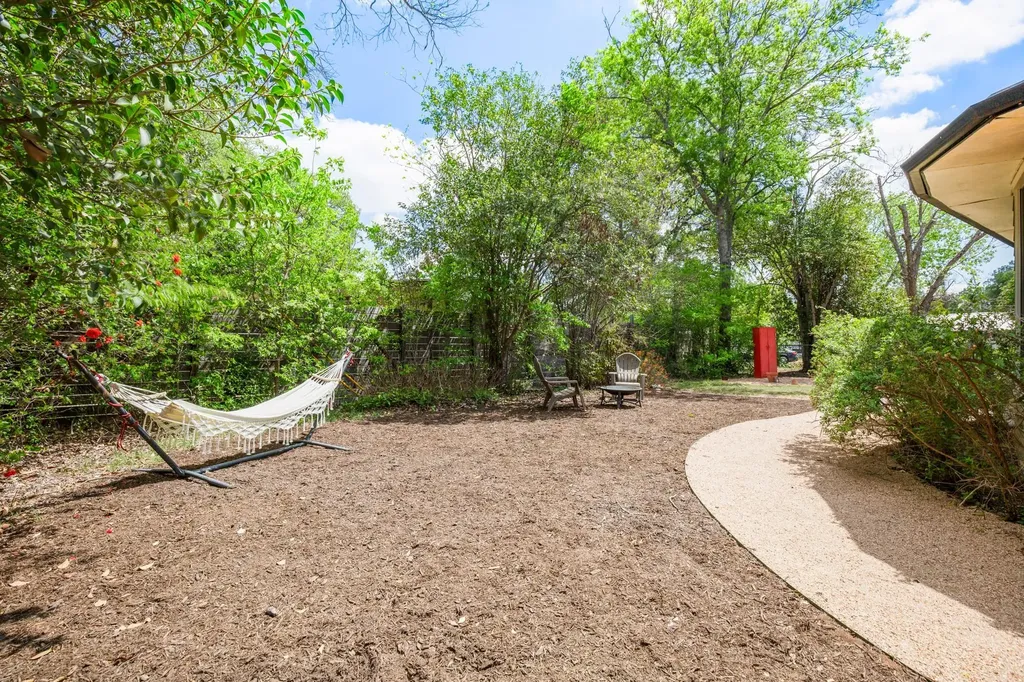 4702 Lasso Path Austin TX 78745