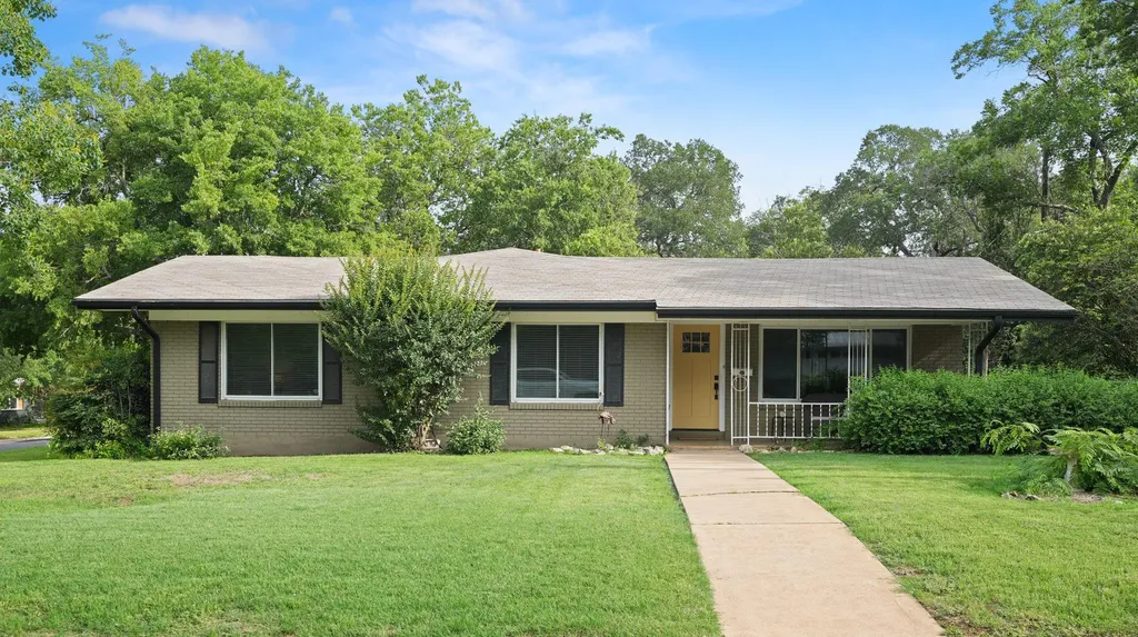 4702 Lasso Path Austin TX 78745
