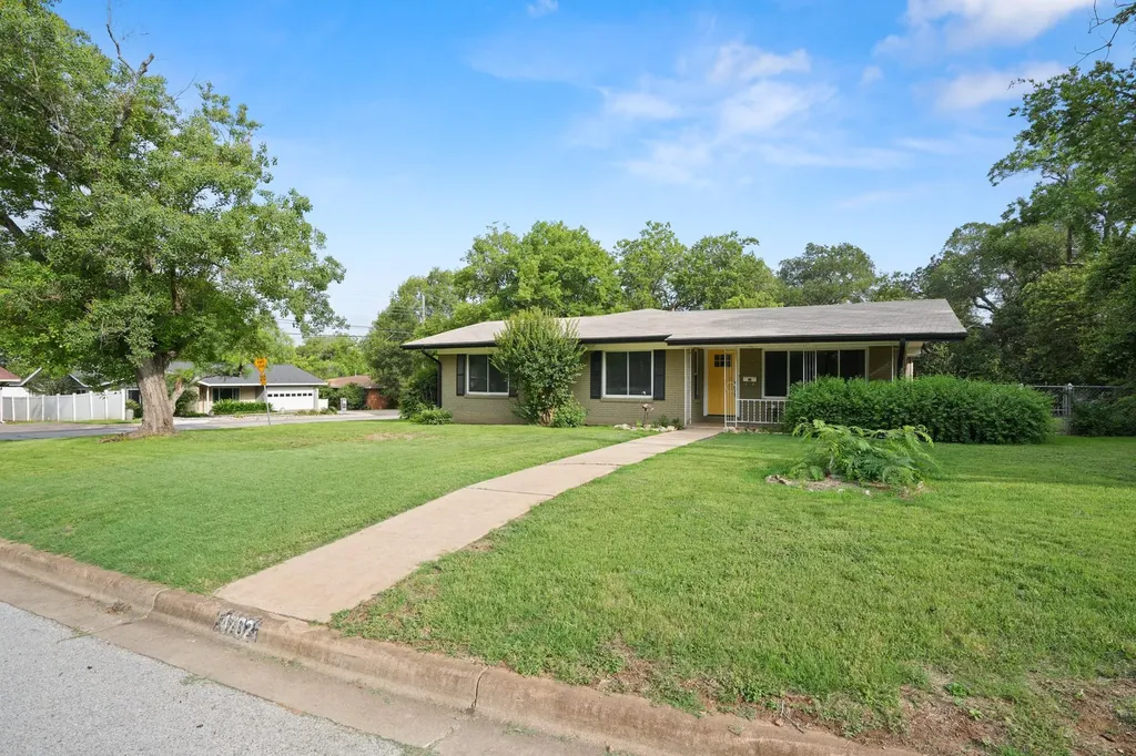 4702 Lasso Path Austin TX 78745