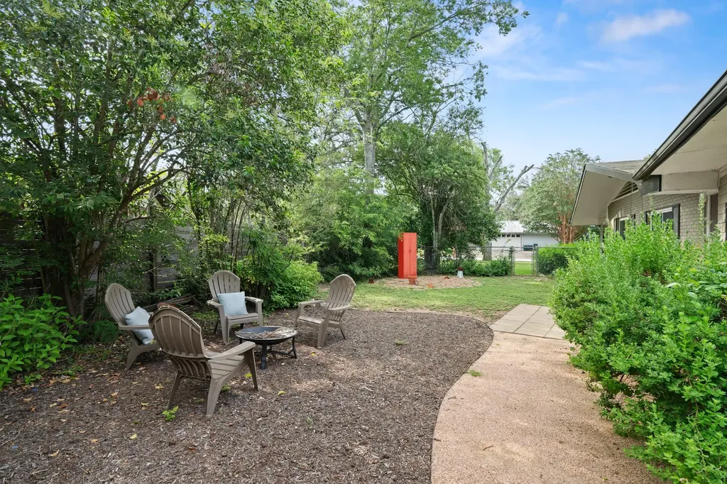 4702 Lasso Path Austin TX 78745
