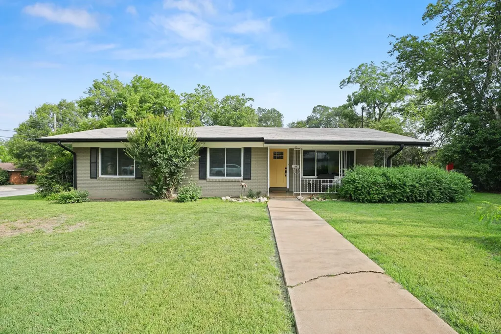 4702 Lasso Path Austin TX 78745
