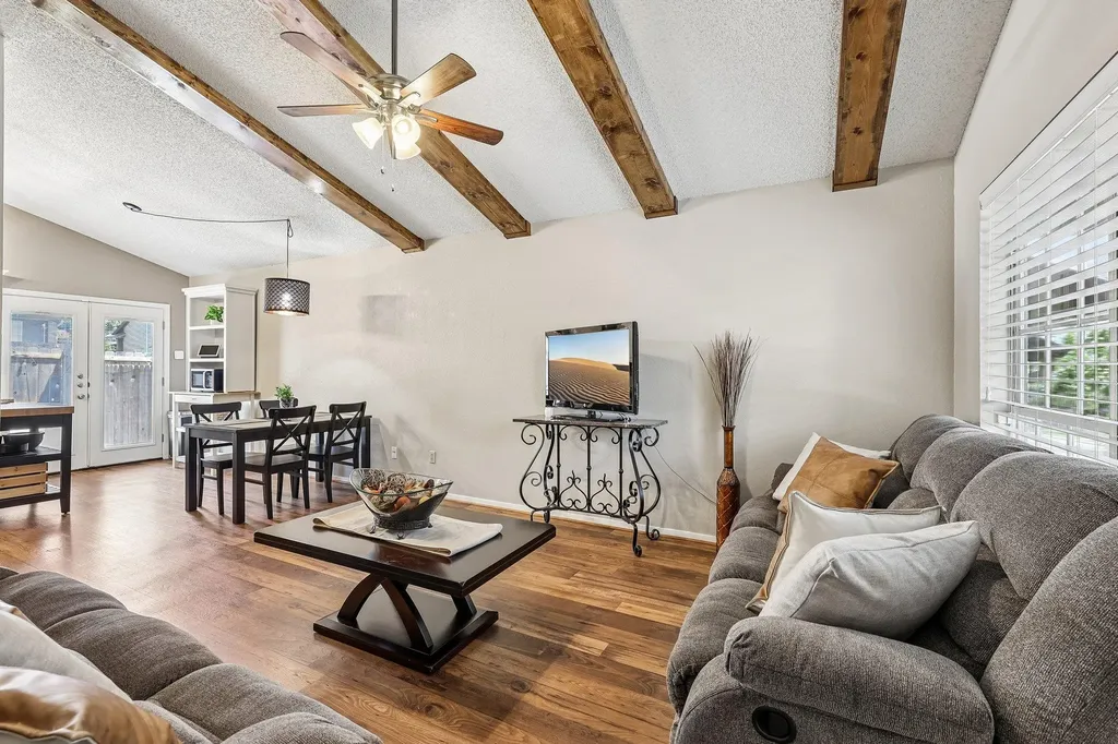 1015 Yager Lane Austin TX 78753