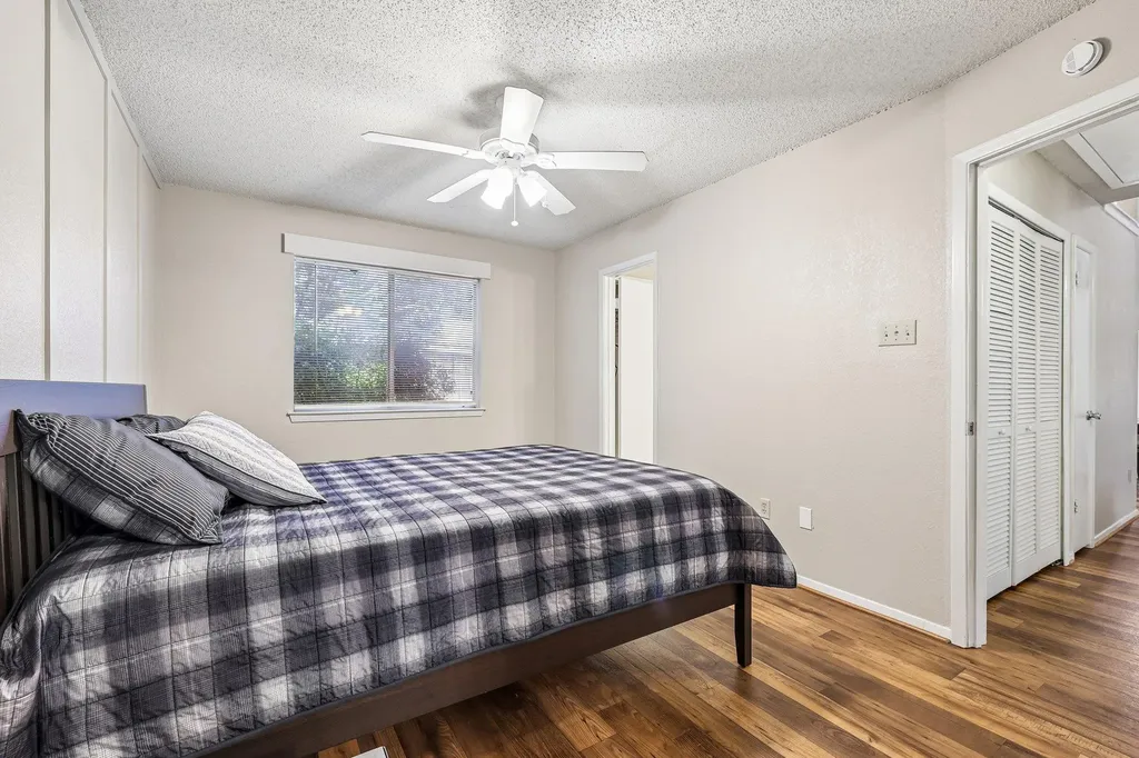 1015 Yager Lane Austin TX 78753