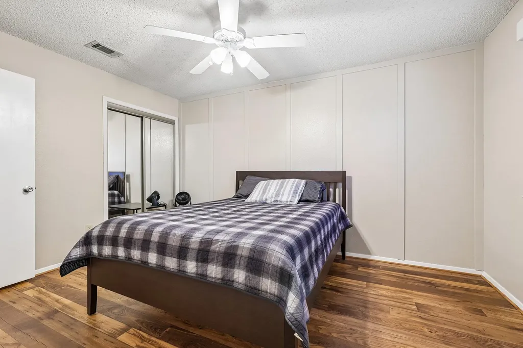 1015 Yager Lane Austin TX 78753