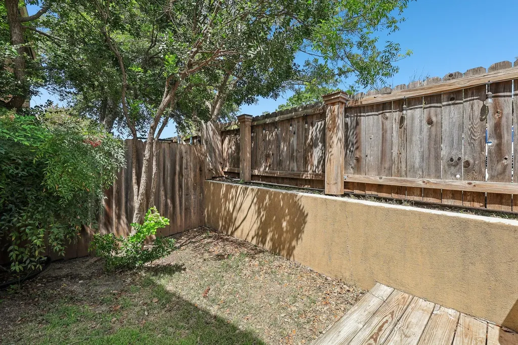 1015 Yager Lane Austin TX 78753