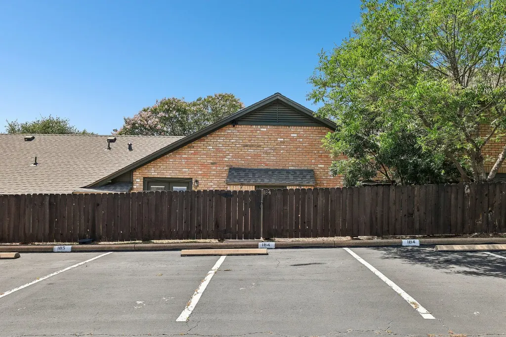 1015 Yager Lane Austin TX 78753