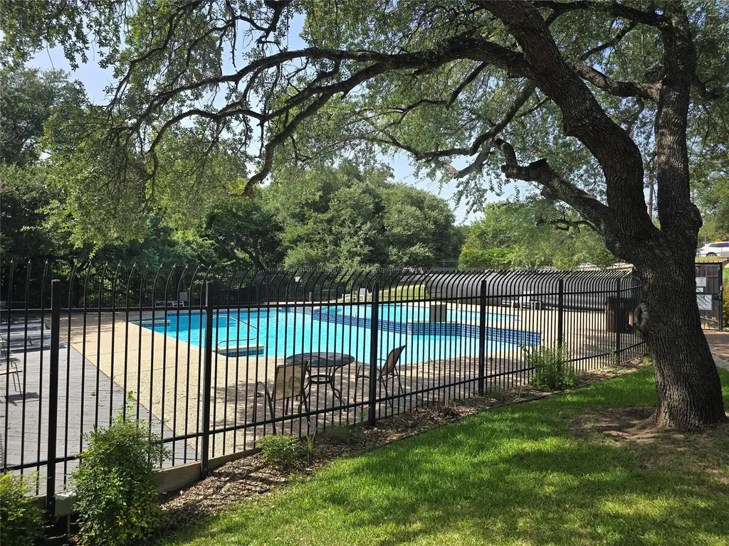 1015 Yager Lane Austin TX 78753