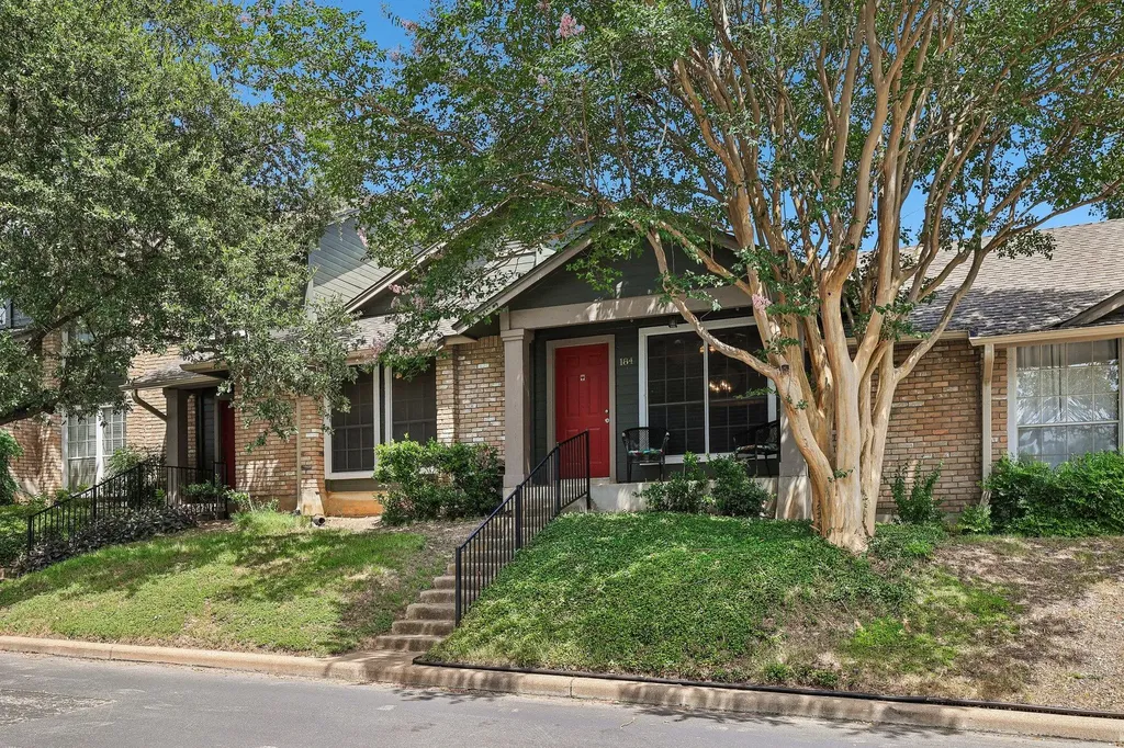 1015 Yager Lane Austin TX 78753