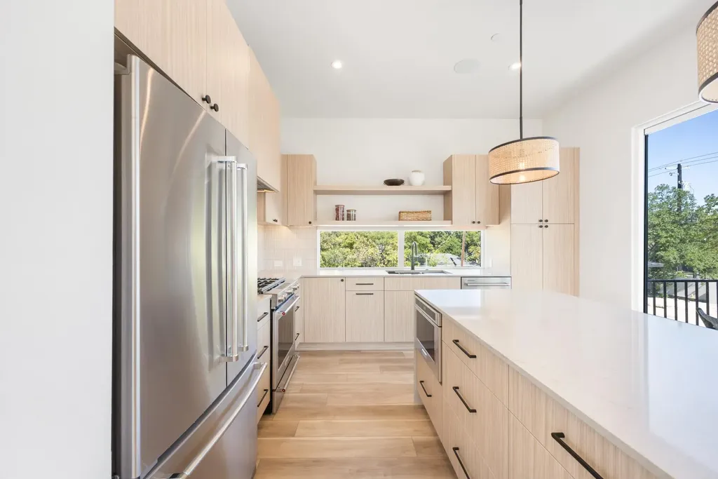 10802 Desert Trail Austin TX 78758