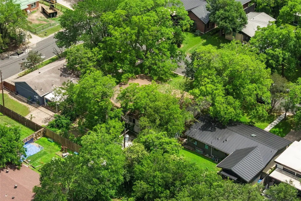 1102 Southwood Road Austin TX 78704