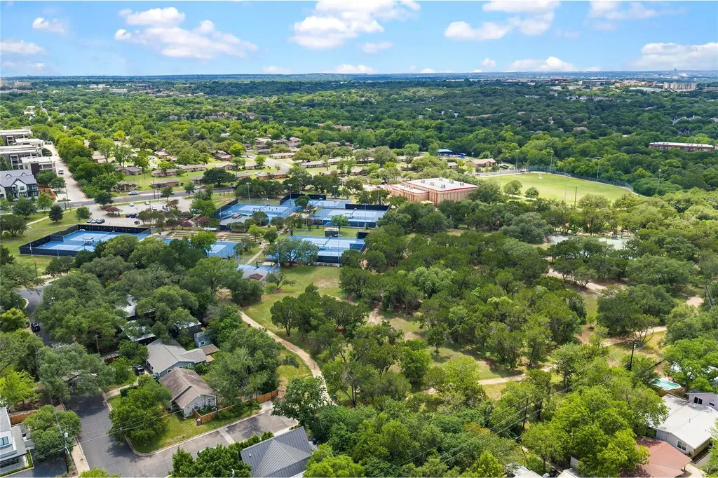 1102 Southwood Road Austin TX 78704
