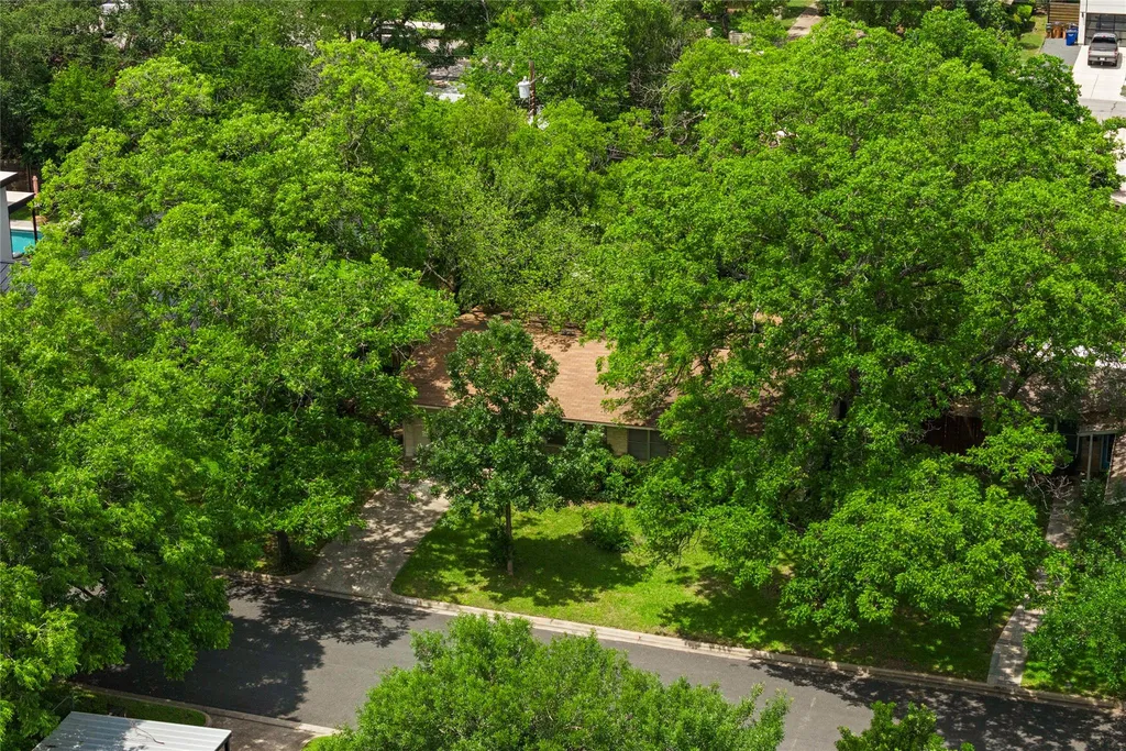 1102 Southwood Road Austin TX 78704