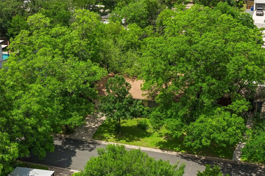 1102 Southwood Road Austin TX 78704