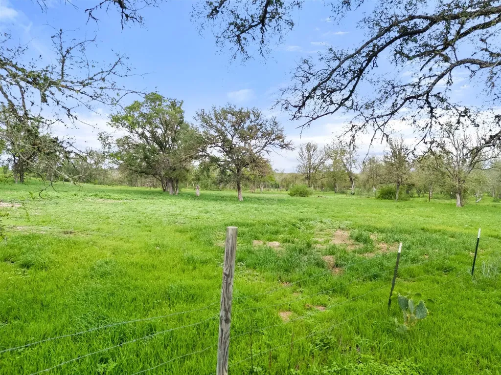 274 Old Austin Trail Elgin TX 78621