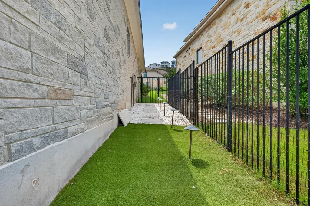 402 San Donato Drive Austin TX 78738