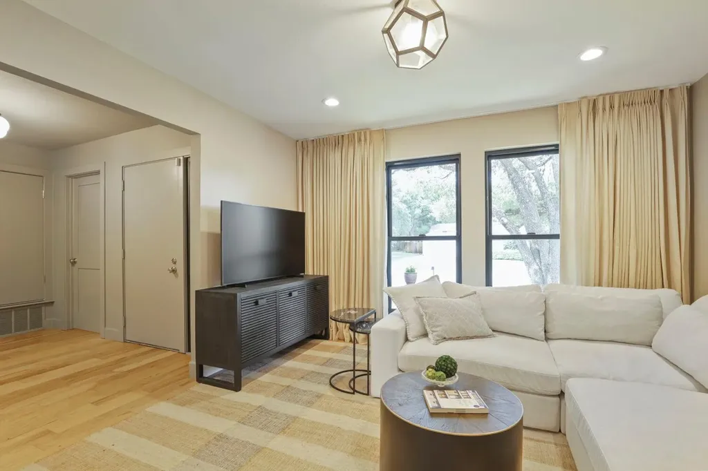 4103 Oak Creek Drive Austin TX 78727
